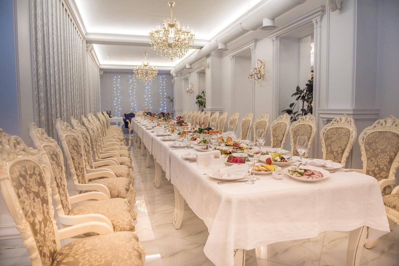 Panskiy Dvir Chernivtsi Exterior foto