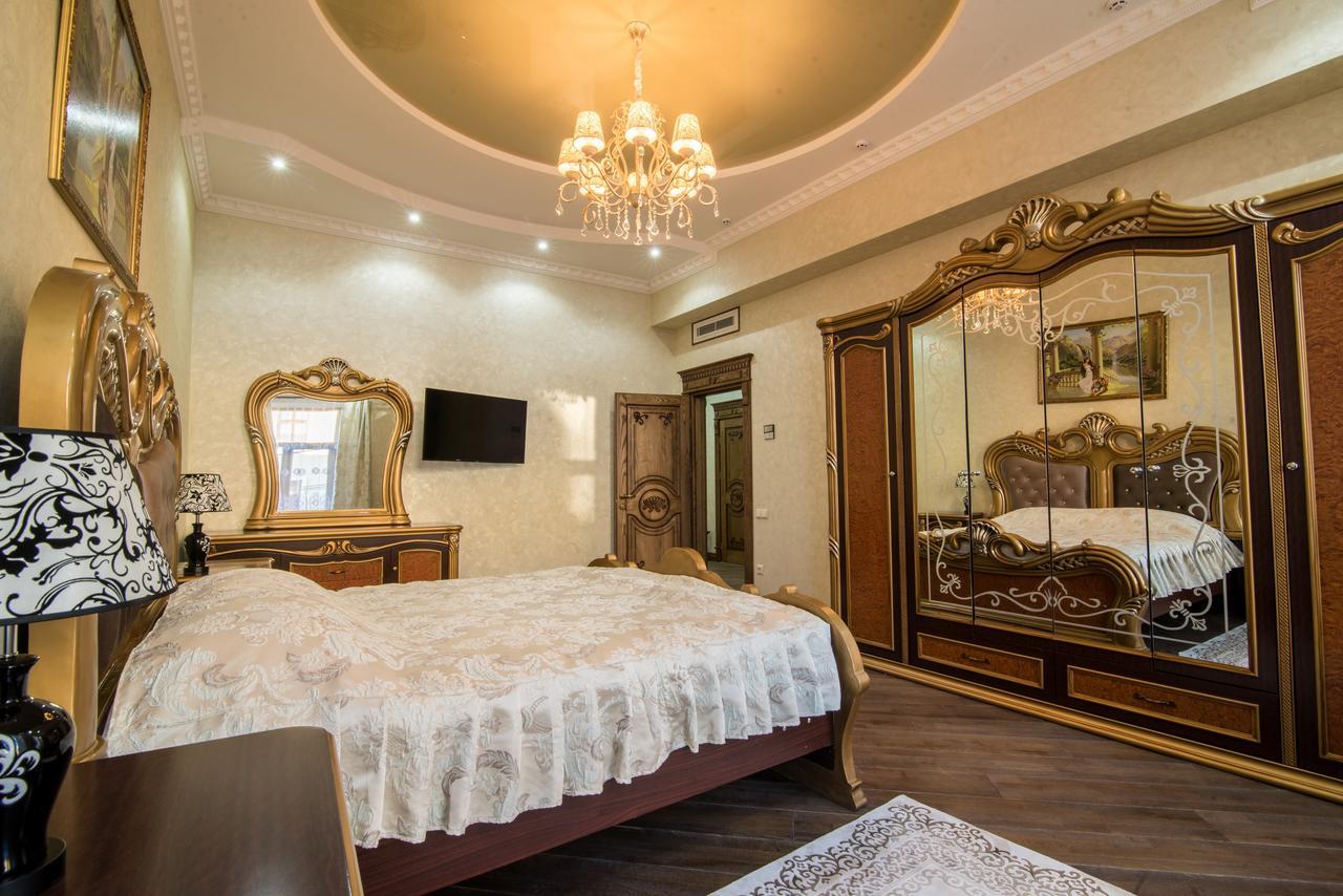 Panskiy Dvir Chernivtsi Exterior foto