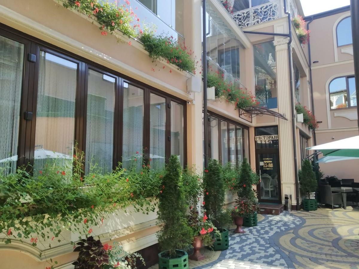 Panskiy Dvir Chernivtsi Exterior foto